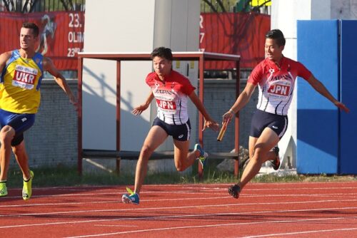 三枝浩基選手がデフリンピックのリレーで走っています。